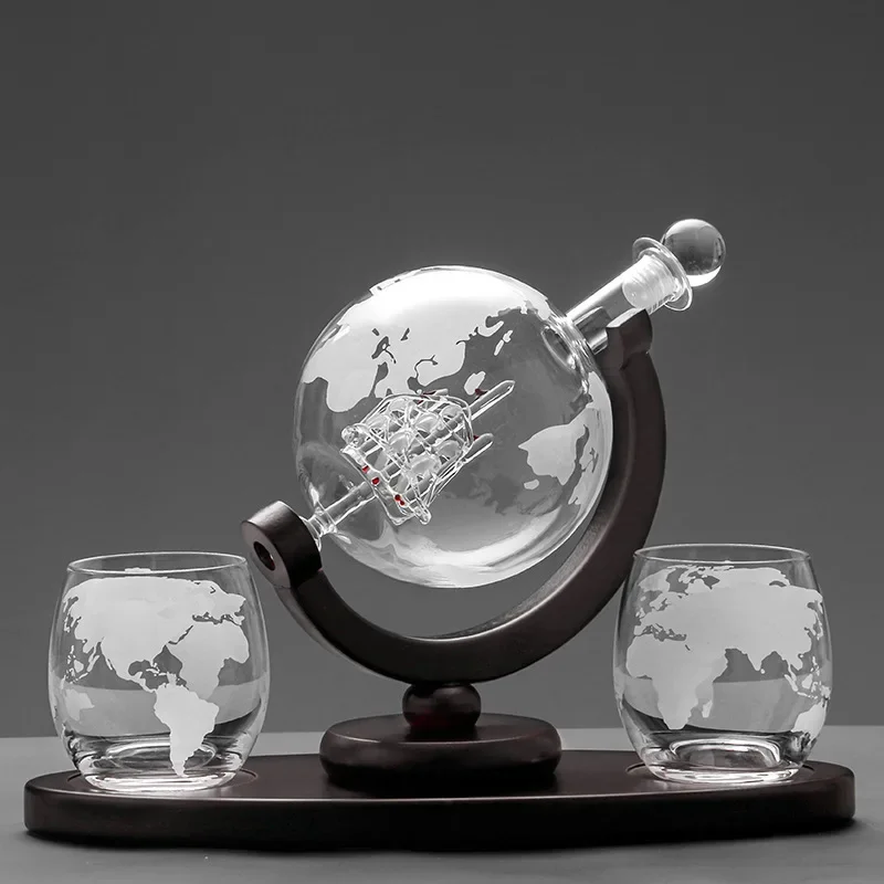 Decanter Globe Set - ウイスキーグラスセット クリスタルグローブ リカーカラフェ ウイスキーウォッカヨット用 デカンタ入り 完成木製スタンド付き
