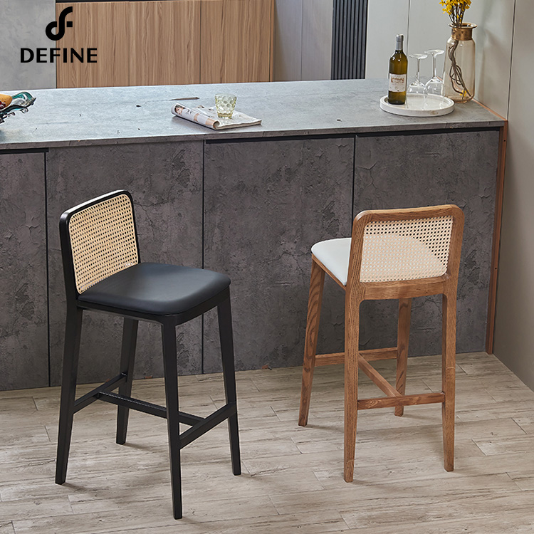 ラグジュアリーなアメリカンラタンバーチェア、北欧風背もたれ付 - Home Bar Stools のレビューと価格
